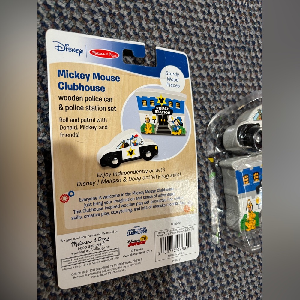 Mickey Mouse Clubhouse wooden police car & police station set. Melissa and Doug. - Picture 4 of 7